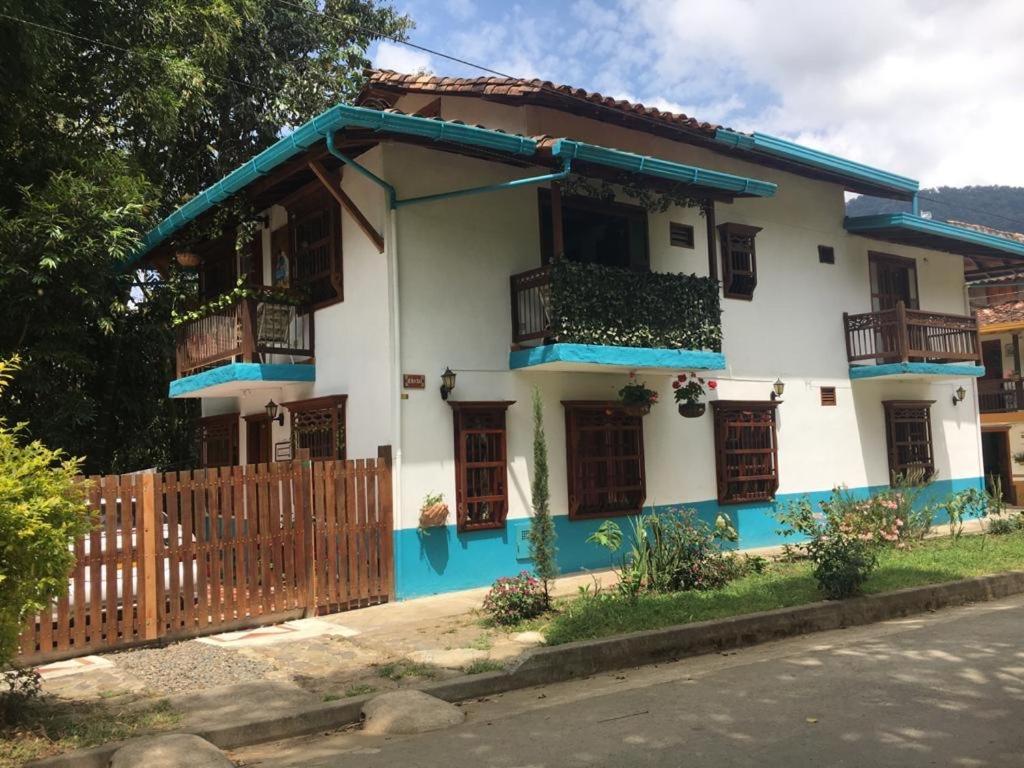 Casa Huespedes El Ensueno Hotel Jardin Ngoại thất bức ảnh